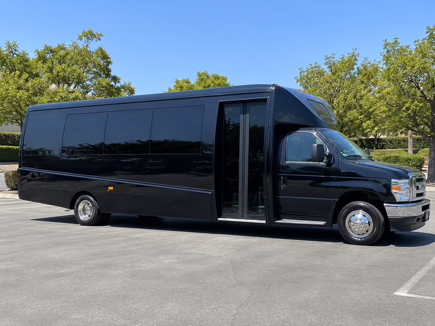 buses for cross state field trips to new orleans and jackson from gulfport