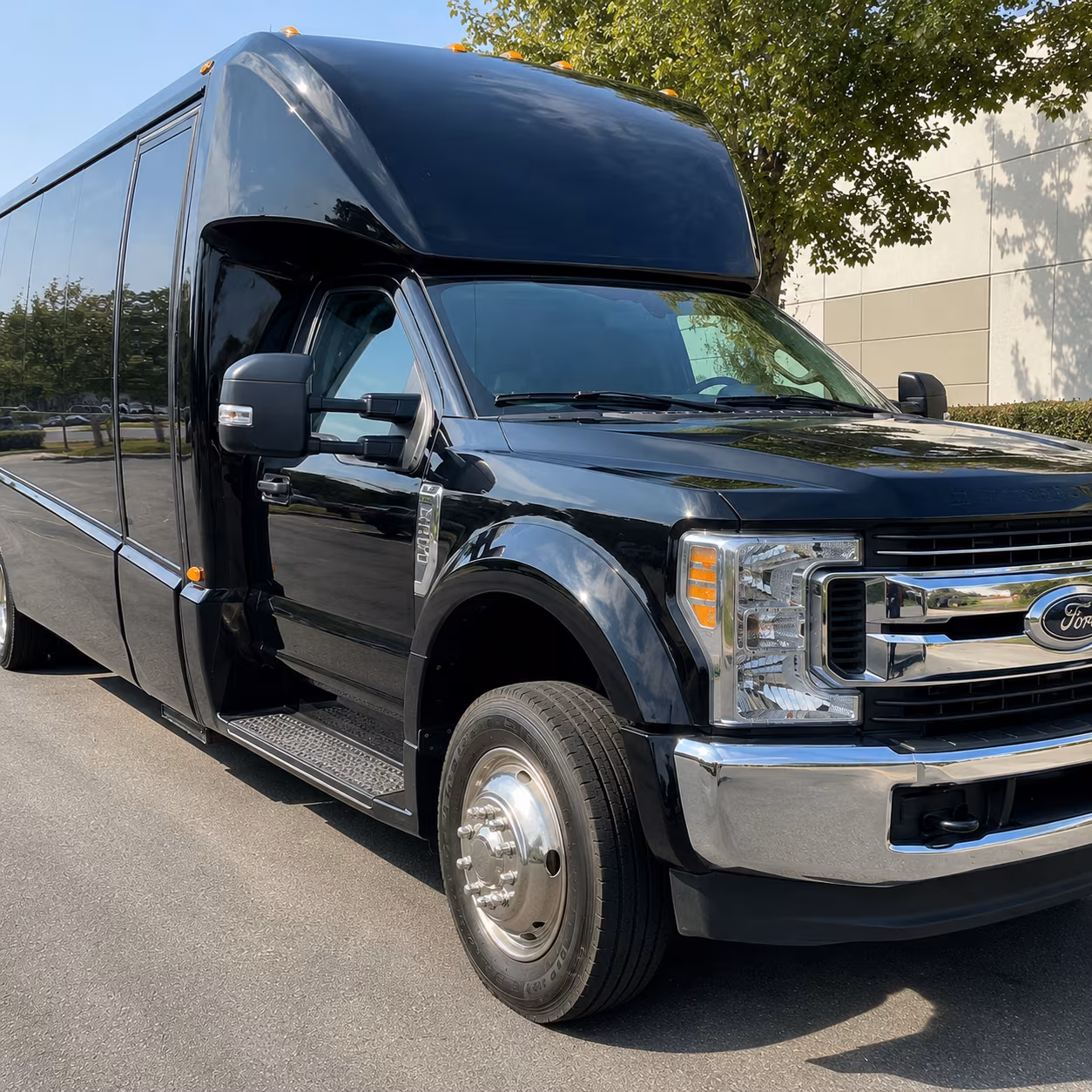 charter bus rentals for large gulfport prom groups and school shuttles