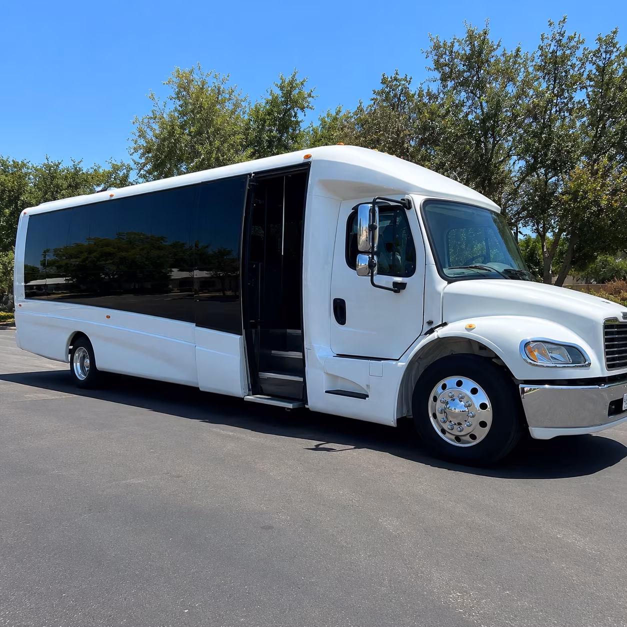 game day corporate hospitality buses to coastal mississippi events