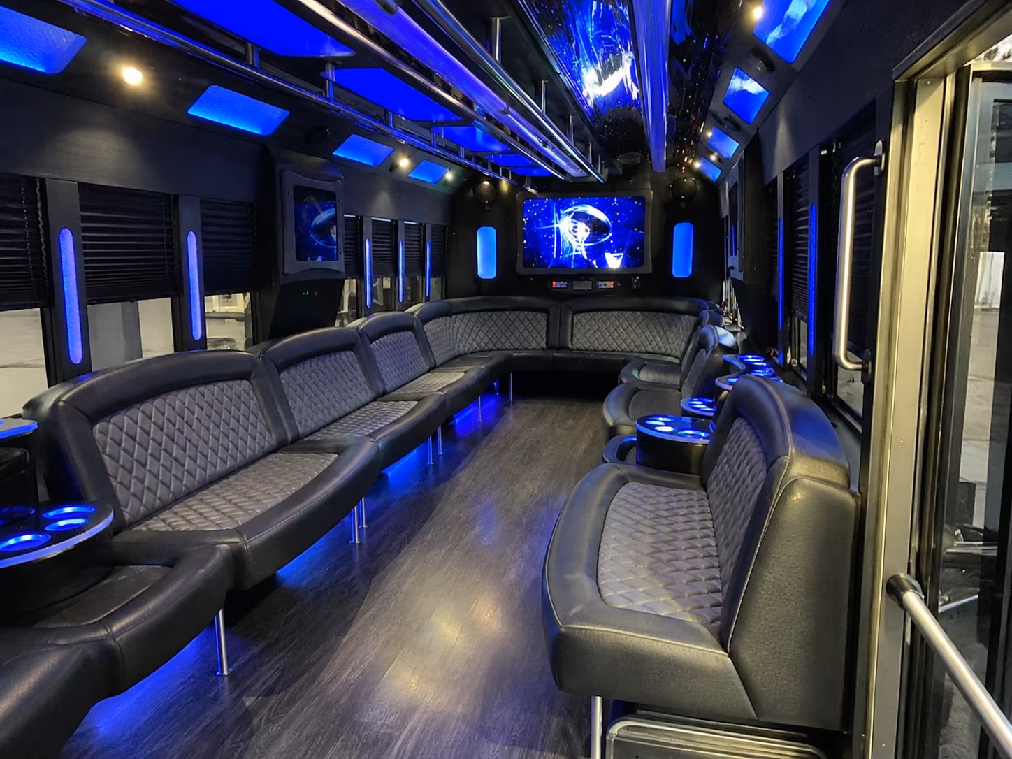 gulfport 28 passenger party bus interior
