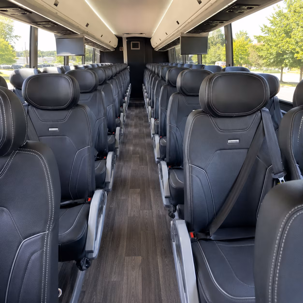 gulfport charter bus rentals for long distance trips to new orleans